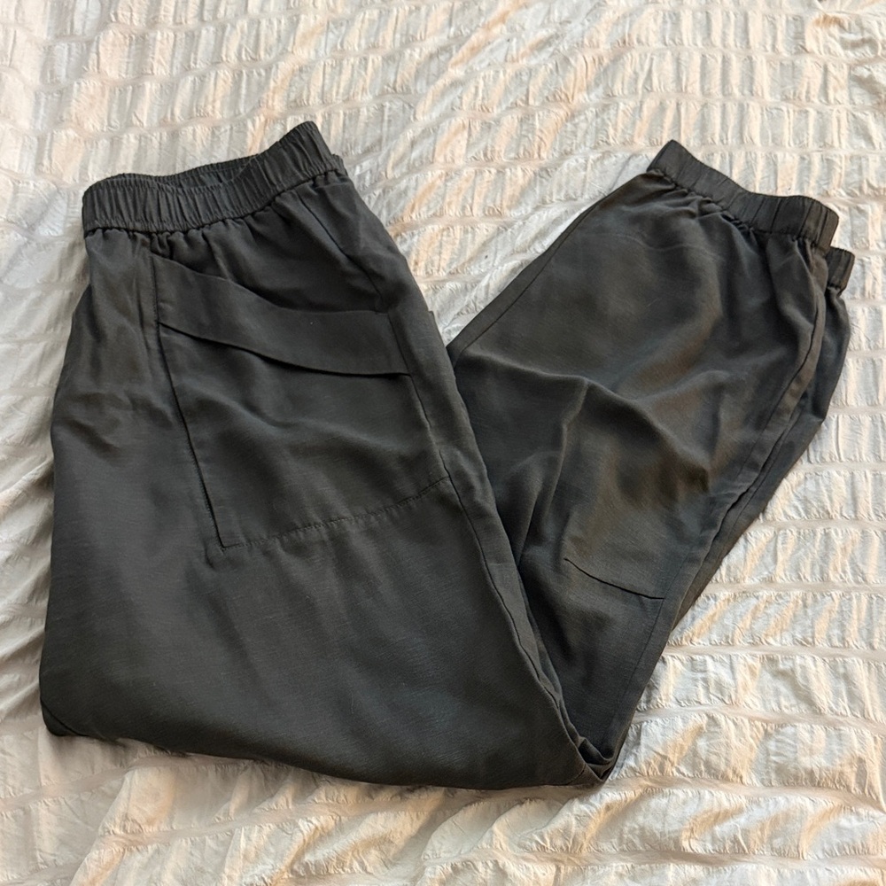 ** Vuori ** women’s villa linen, trouser joggers - Medium